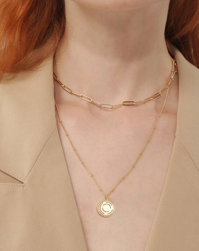 Gold fleeting necklace.